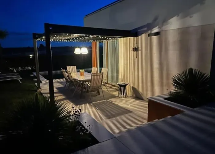 فيلة Casa Da Alegria